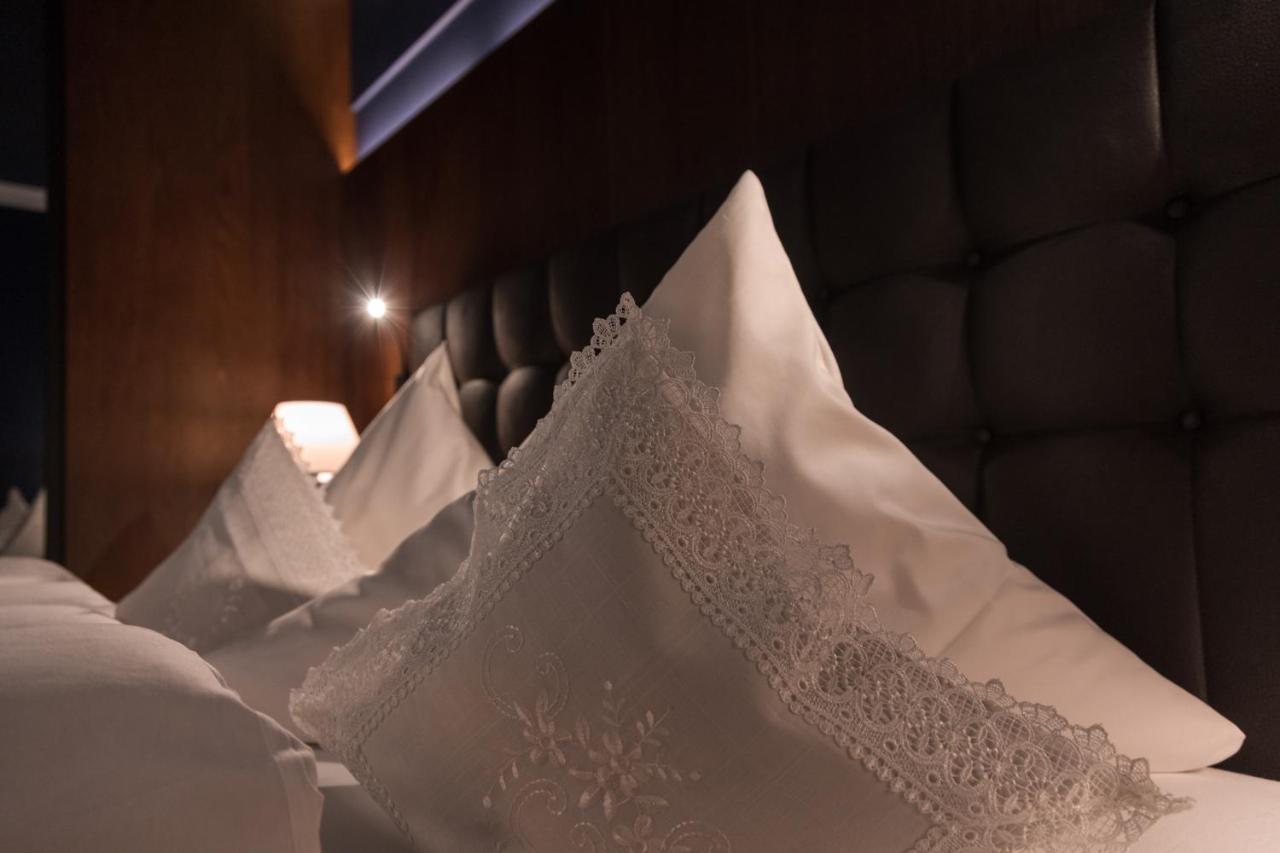 Boutique Hotel Mandarfnerhof Sankt Leonhard im Pitztal Esterno foto