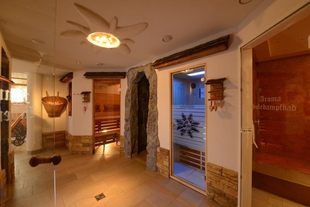 Boutique Hotel Mandarfnerhof Sankt Leonhard im Pitztal Esterno foto